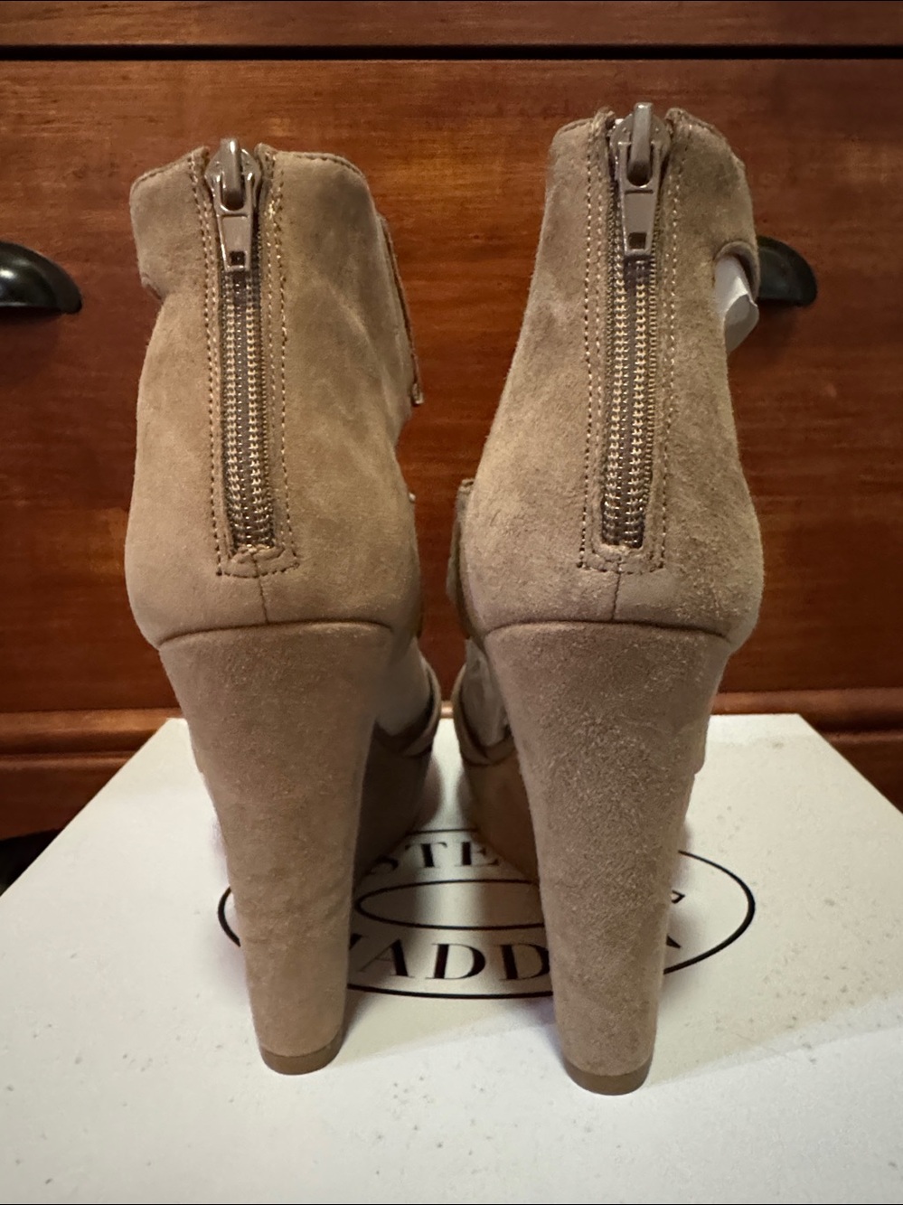 Steve Madden Taupe Suede Essex Platform Wedge NIB - Picture 6 of 7
